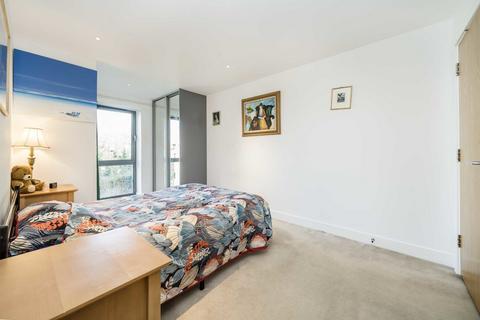 2 bedroom flat for sale, St. Georges Grove, London SW17