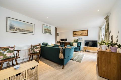 2 bedroom flat for sale, St. Georges Grove, London SW17