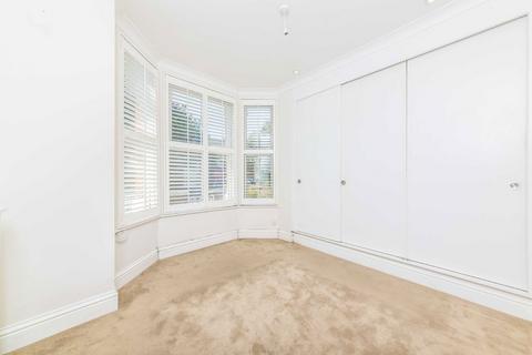 2 bedroom flat for sale, Garratt Lane, London SW17