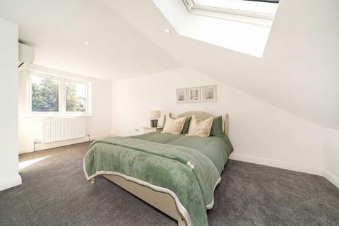 3 bedroom maisonette for sale, Steerforth Street, London SW18