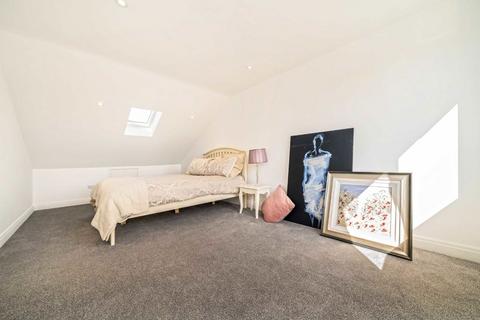 3 bedroom maisonette for sale, Steerforth Street, London SW18