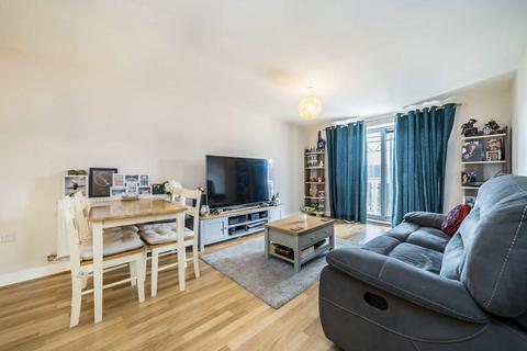 2 bedroom flat for sale, St. Georges Grove, London SW17