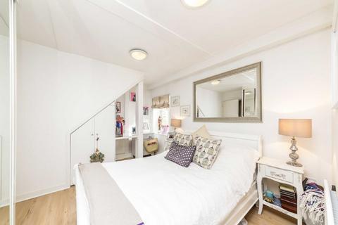 1 bedroom flat for sale, Garratt Lane, London SW17