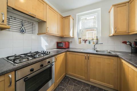 2 bedroom flat for sale, Magdalen Road, London SW18