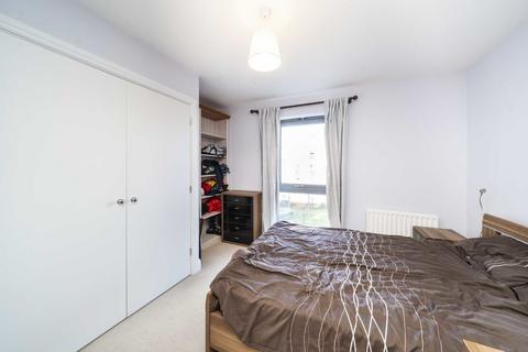 1 bedroom flat for sale, St. Georges Grove, London SW17