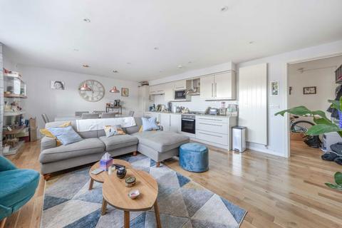 2 bedroom flat for sale, Craven Gardens, London SW19