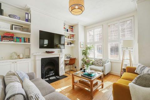 2 bedroom flat for sale, Penwith Road, London SW18