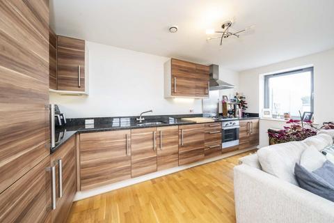 2 bedroom flat for sale, St. Georges Grove, London SW17