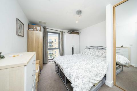 2 bedroom flat for sale, St. Georges Grove, London SW17