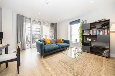 1 bedroom flat for sale, Plough Lane, London SW17