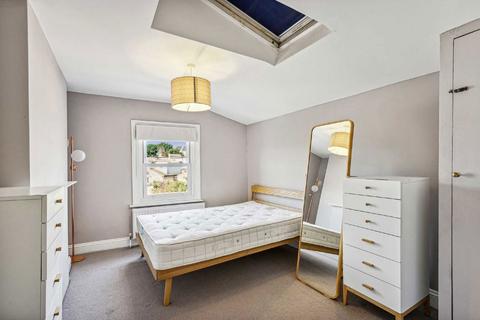 1 bedroom flat for sale, Smiths Yard, London SW18