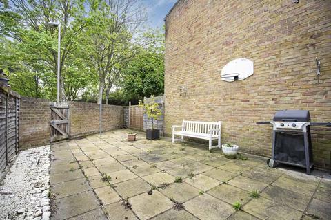 42 Petergate, London, SW11 2UF