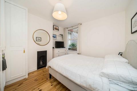 2 bedroom maisonette for sale, Brookwood Road, London SW18