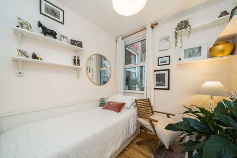 2 bedroom maisonette for sale, Brookwood Road, London SW18