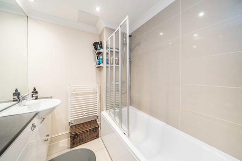 20 Aspley Road, London, SW18 2DB