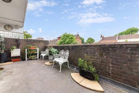 3 bedroom maisonette for sale, Wimbledon Road, London SW17