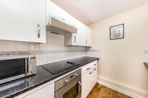 1 bedroom flat for sale, Ravensbury Road, London SW18