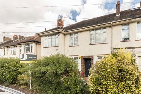 21 Fieldview, London, SW18 3HG