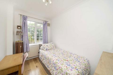 21 Fieldview, London, SW18 3HG