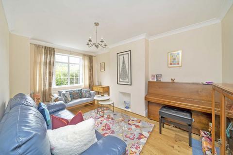 21 Fieldview, London, SW18 3HG