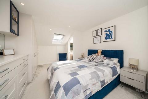 3 bedroom flat for sale, Kimber Road, London SW18