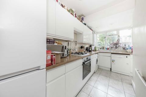 2 bedroom terraced house to rent, Keble Street, London SW17