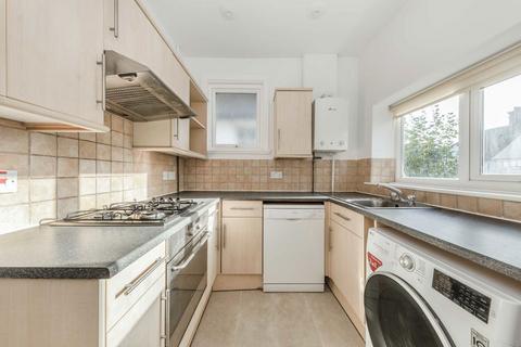 2 bedroom flat to rent, Compton Road, London SW19