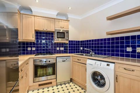 2 bedroom flat to rent, Kingston Road, London SW19