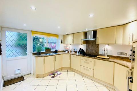 3 bedroom semi-detached house for sale, Balmoral Drive, Stalybridge SK15