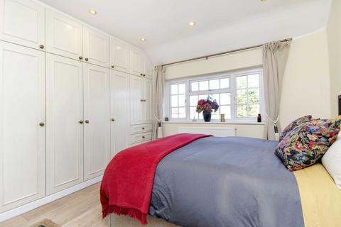 3 Braund Avenue, Greenford, UB6 9JG