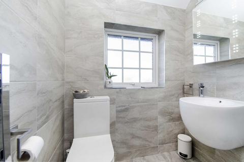3 Braund Avenue, Greenford, UB6 9JG