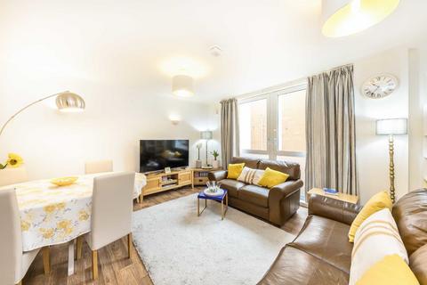 2 bedroom flat for sale, Jasper Avenue, London W7