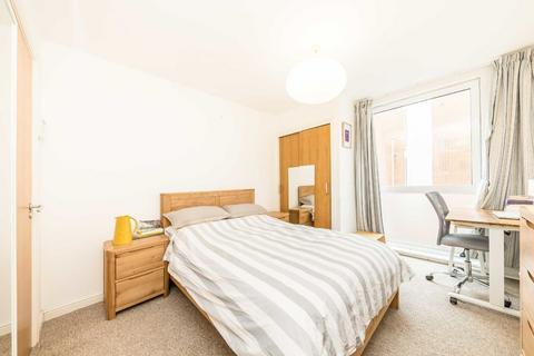 2 bedroom flat for sale, Jasper Avenue, London W7