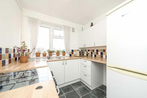 1 bedroom flat for sale, Kennedy Road, London W7