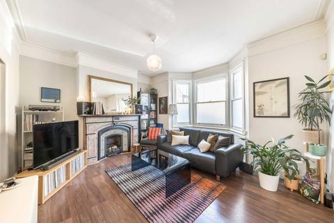 1 bedroom flat for sale, St. Margarets Road, London W7