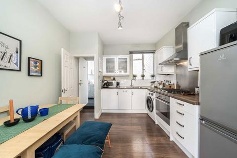 1 bedroom flat for sale, St. Margarets Road, London W7