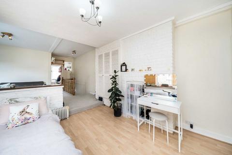 2 bedroom flat for sale, Osterley Park View Road, London W7