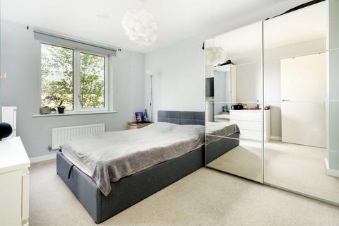 23 Dock Meadow Reach, London, W7 2QN