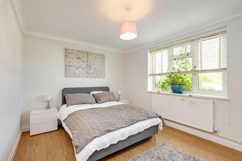 71 Gifford Gardens, London, W7 3AS