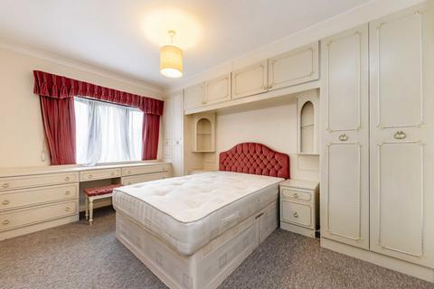 3 bedroom maisonette for sale, Greenford Avenue, London W7