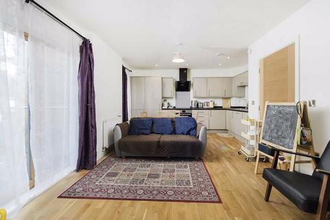 2 bedroom flat for sale, Copley Close, London W7