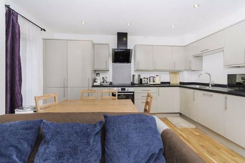 2 bedroom flat for sale, Copley Close, London W7