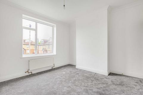 2 bedroom flat for sale, Braund Avenue, Greenford UB6