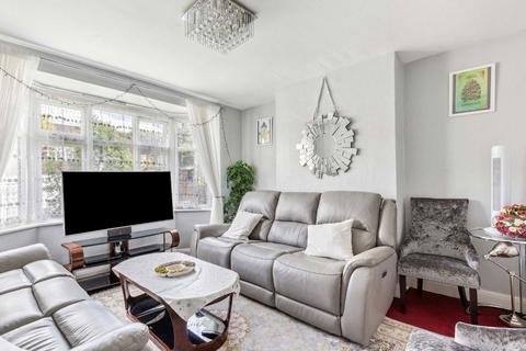 3 bedroom terraced house for sale, Greenford Avenue, London W7