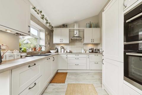 11 Thames Avenue, Perivale, Greenford, UB6 8JL