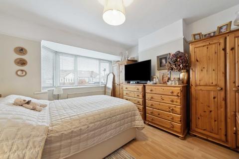 11 Thames Avenue, Perivale, Greenford, UB6 8JL