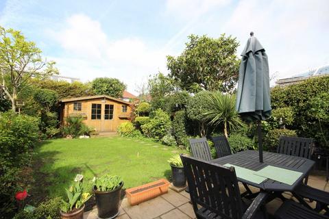 11 Thames Avenue, Perivale, Greenford, UB6 8JL