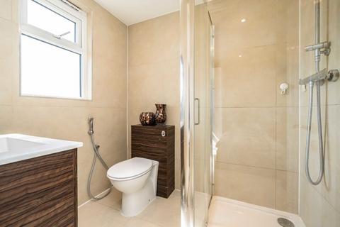 38 Medway Drive, Greenford, UB6 8LW