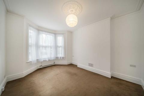 1 bedroom flat for sale, Oaklands Road, London W7