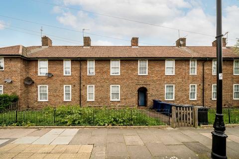 2 bedroom flat for sale, Bordars Road, London W7